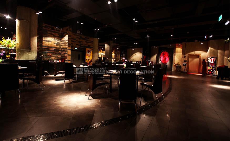 香江匯時尚餐廳2000平用餐區(qū)裝修設計實景圖