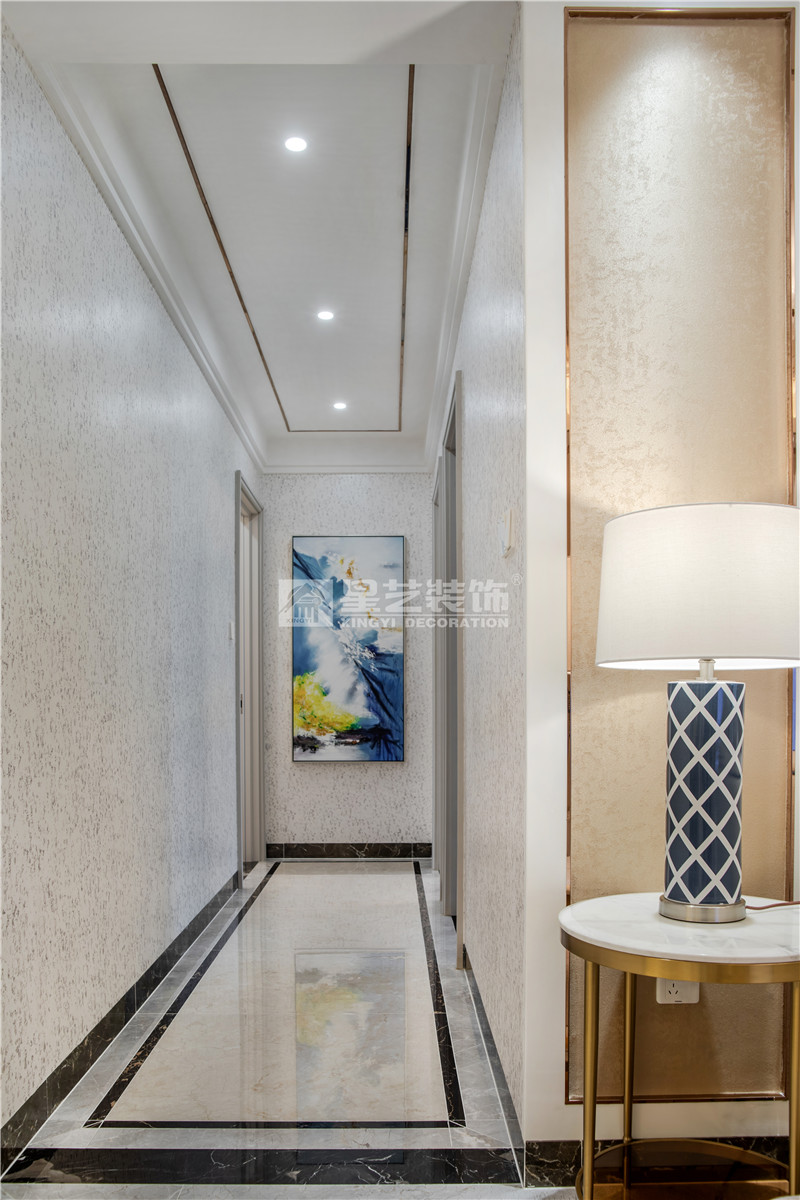 榮和悅瀾山109平過(guò)道裝修實(shí)景圖