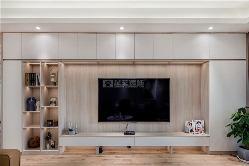 山漸青160平電視墻裝修實景圖