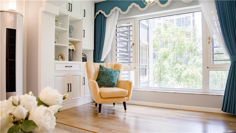 綠地國(guó)際花都120平陽臺(tái)飄窗裝修實(shí)景圖