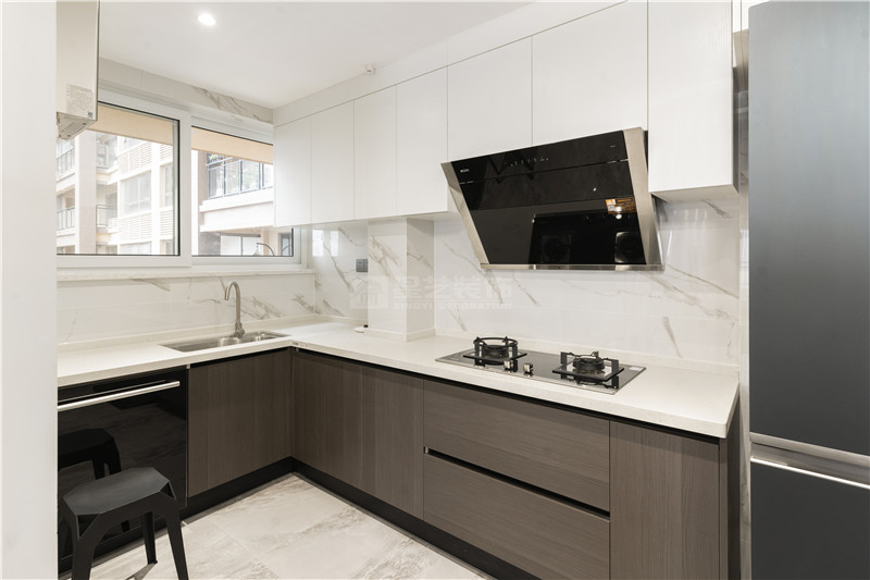 霖峰壹號142平廚房裝修實景圖