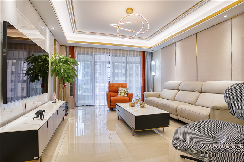 保利翎峰臺(tái)150平客廳裝修實(shí)景圖