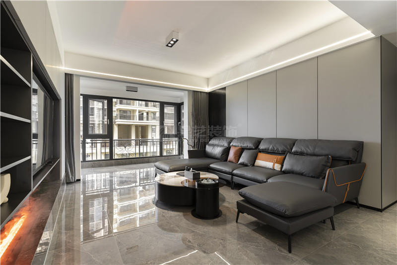 龍光玖譽湖145平客廳裝修實景圖