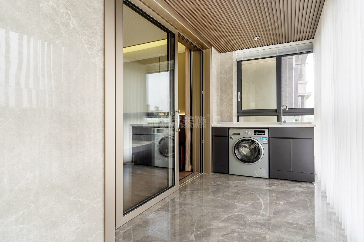 南寧星藝裝飾雙瓏原著188平新中式陽臺實(shí)景