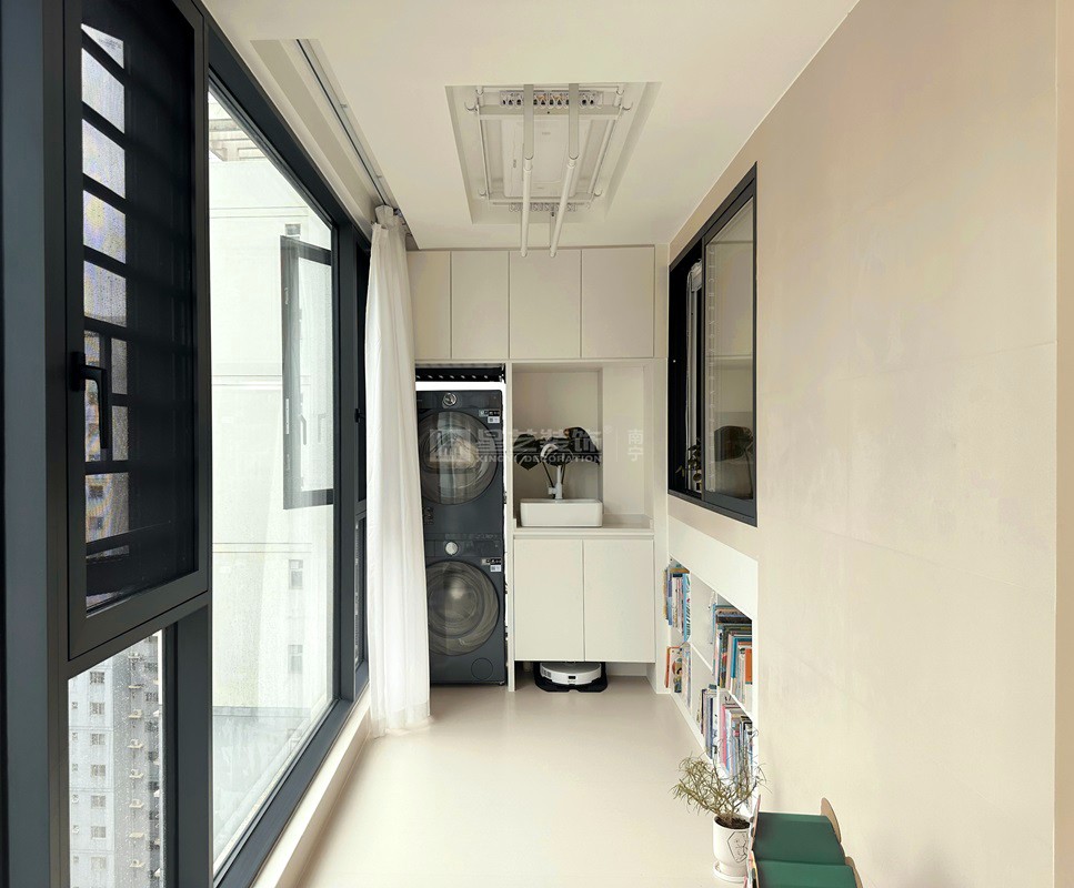 電網(wǎng)小區(qū)146平奶油風格陽臺裝修實景