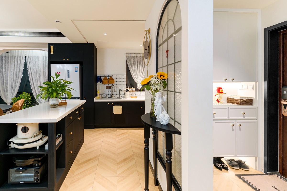 彰泰濱江學(xué)府118平輕法式廚房裝修實(shí)景