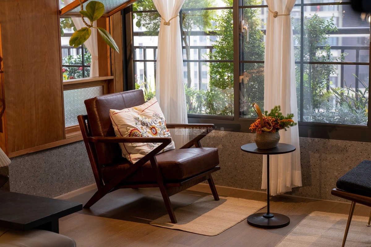 鳳景灣160平中古風陽臺裝修實景