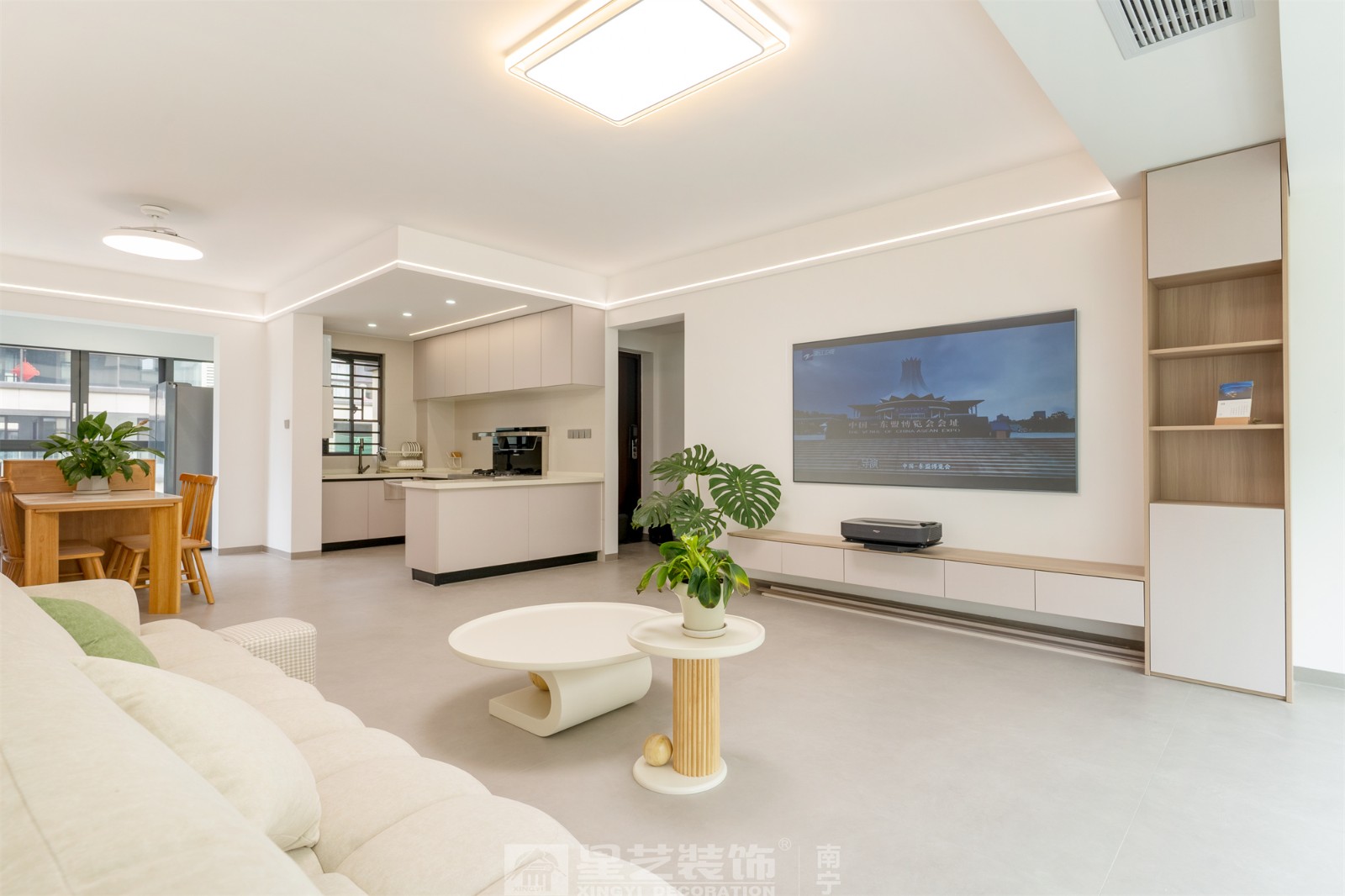 聯(lián)發(fā)臻境136平現(xiàn)代簡約客廳實(shí)景