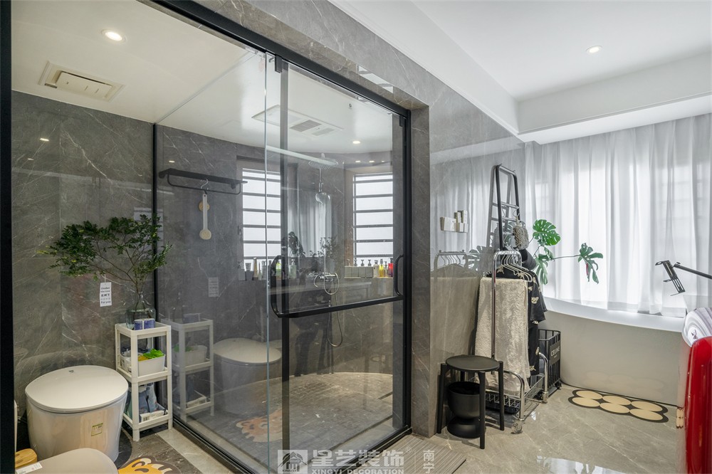 盛天青山郡120平法式復古衛(wèi)生間裝修實景圖