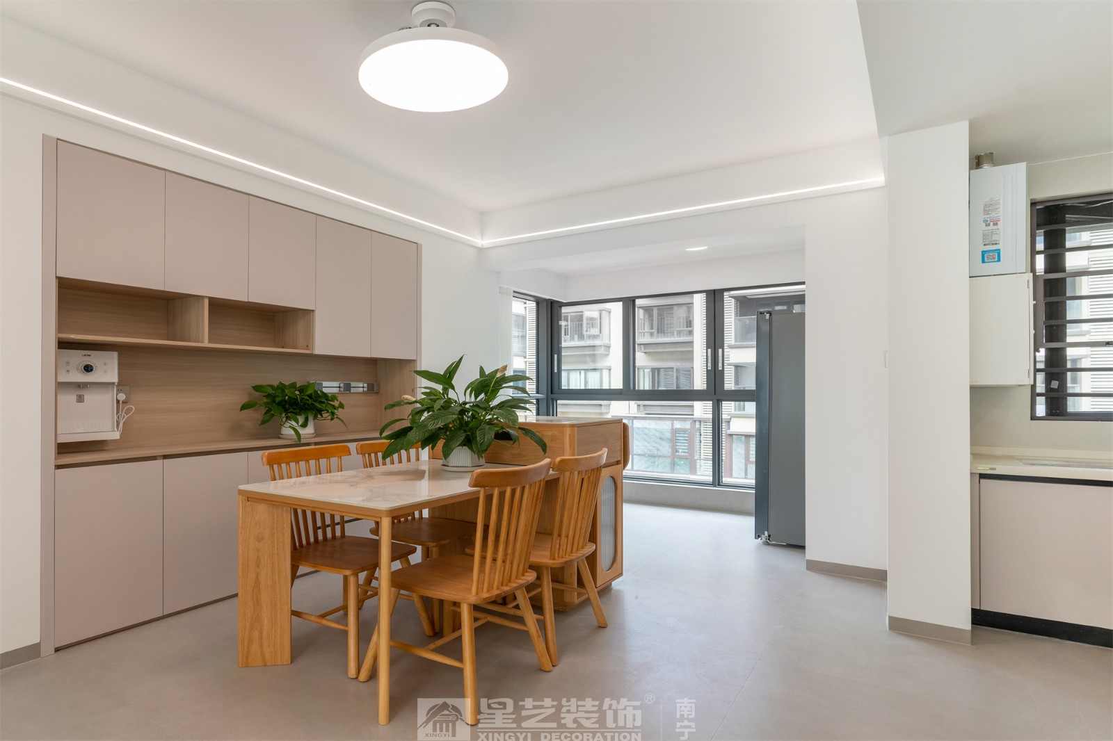 聯(lián)發(fā)臻境136平現(xiàn)代簡約餐廳實(shí)景