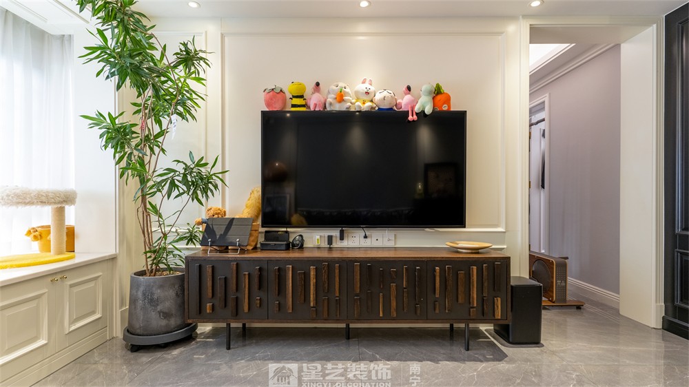 盛天青山郡120平法式復古客廳裝修實景圖