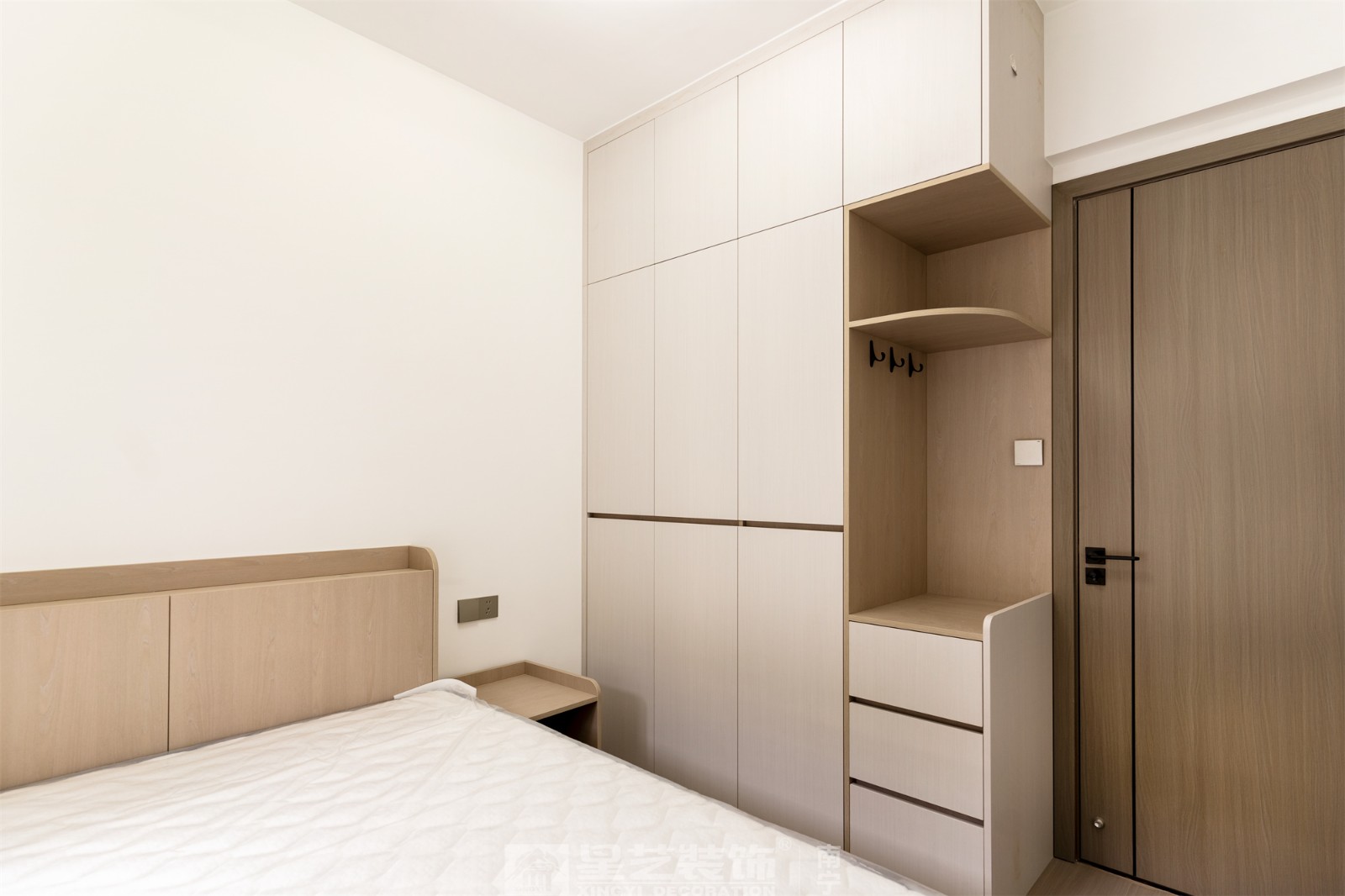 聯(lián)發(fā)臻境136平現(xiàn)代簡約臥室實(shí)景