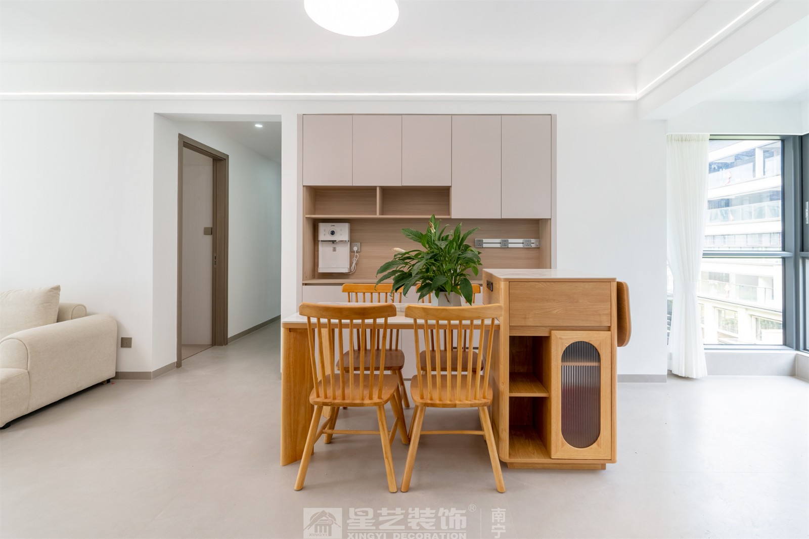 聯(lián)發(fā)臻境136平現(xiàn)代簡約餐廳實(shí)景