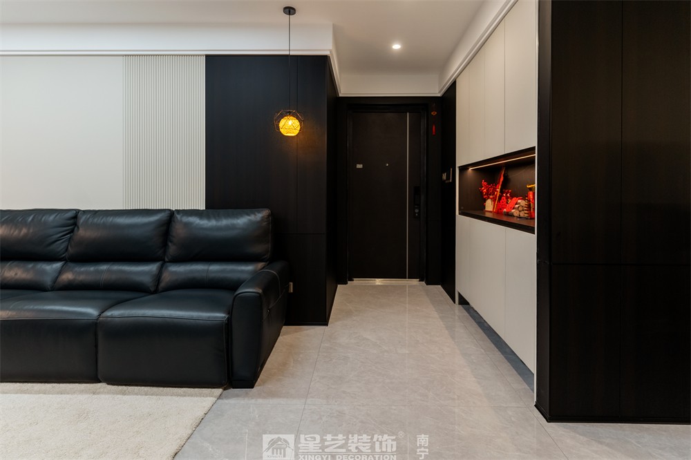 保利領譽府132平現(xiàn)代簡約過道完工實景