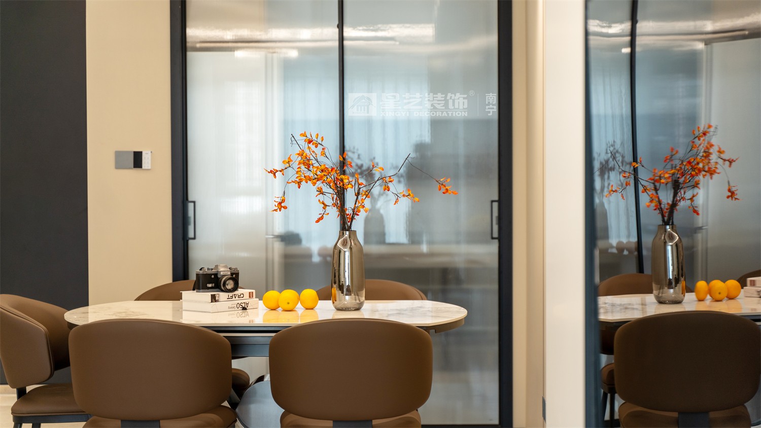 華潤(rùn)西園悅府118平現(xiàn)代簡(jiǎn)約餐廳裝修完工實(shí)景圖