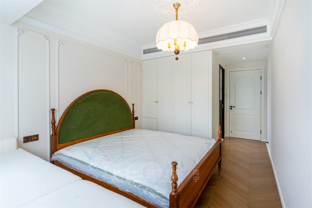 星海銀沙100平中古風臥室裝修實景