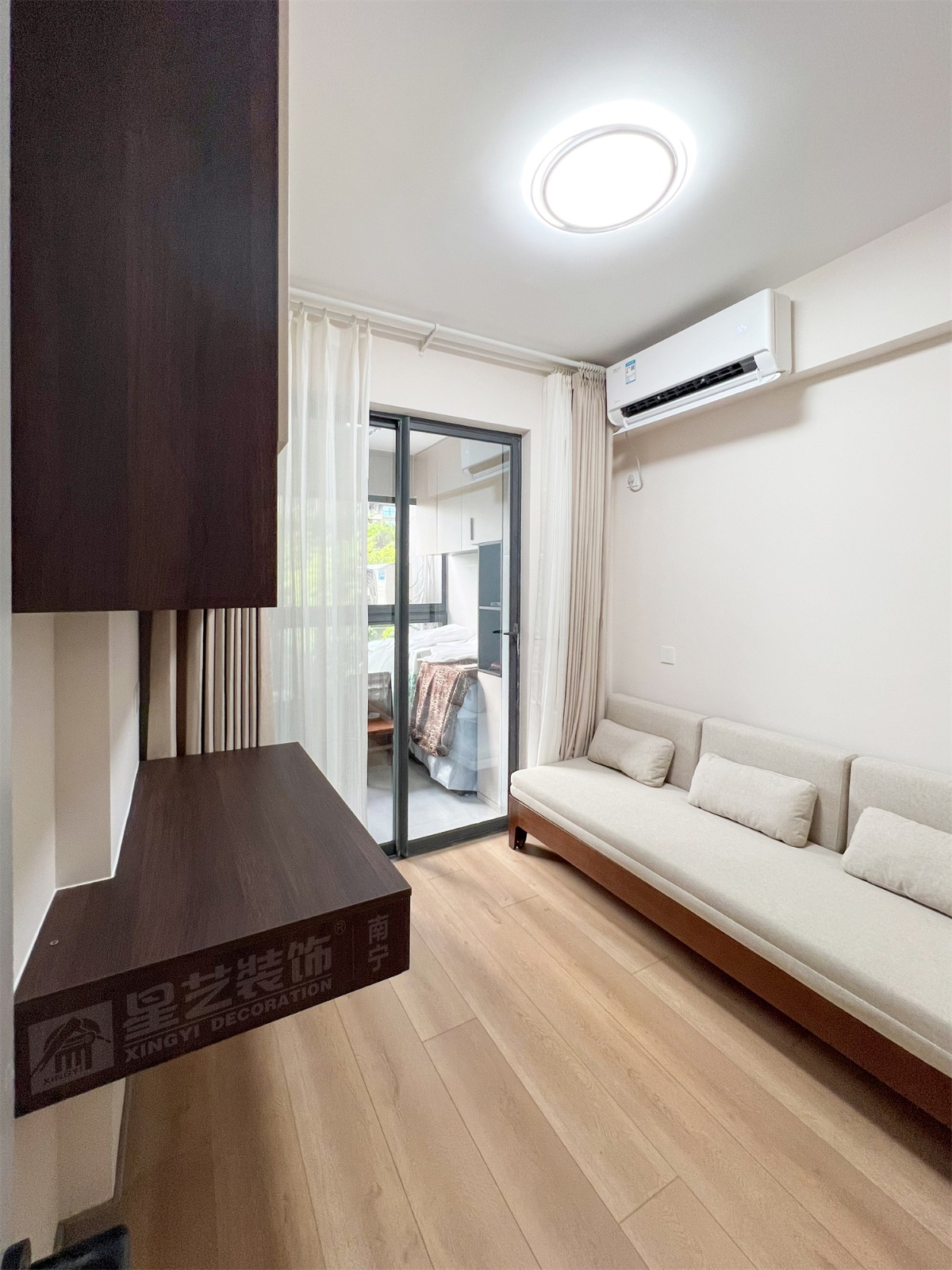 榮和中央公園110平現(xiàn)代簡約風(fēng)書房裝修完工實景圖