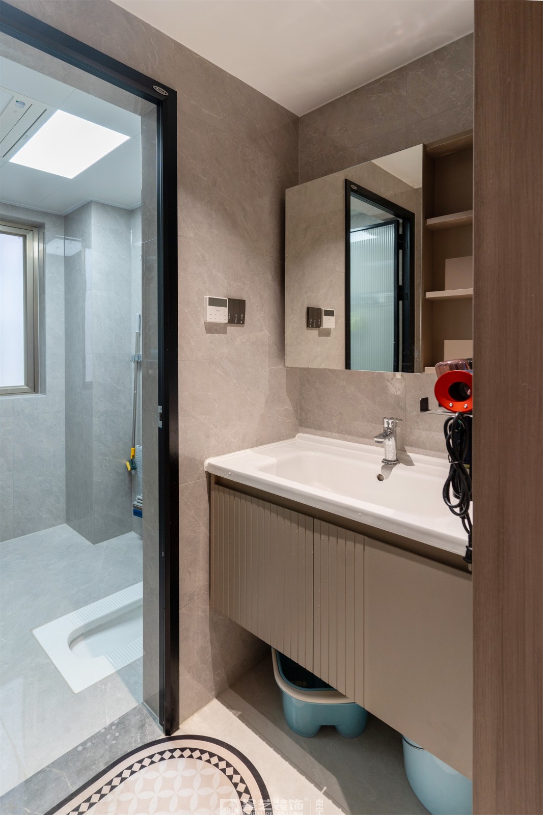 嘉逸城120平現(xiàn)代風(fēng)格衛(wèi)生間裝修完工實景圖