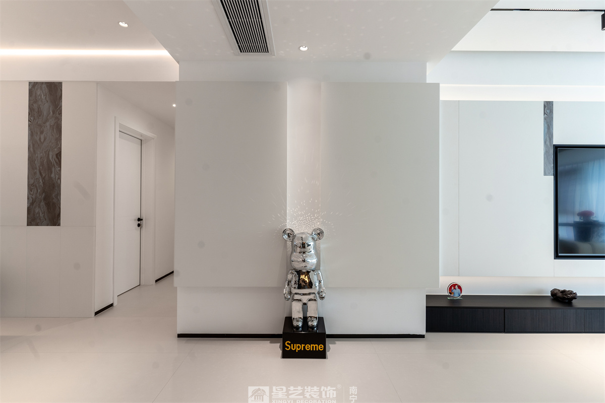 冠江墅169平現(xiàn)代極簡玄關(guān)完工裝修實景圖