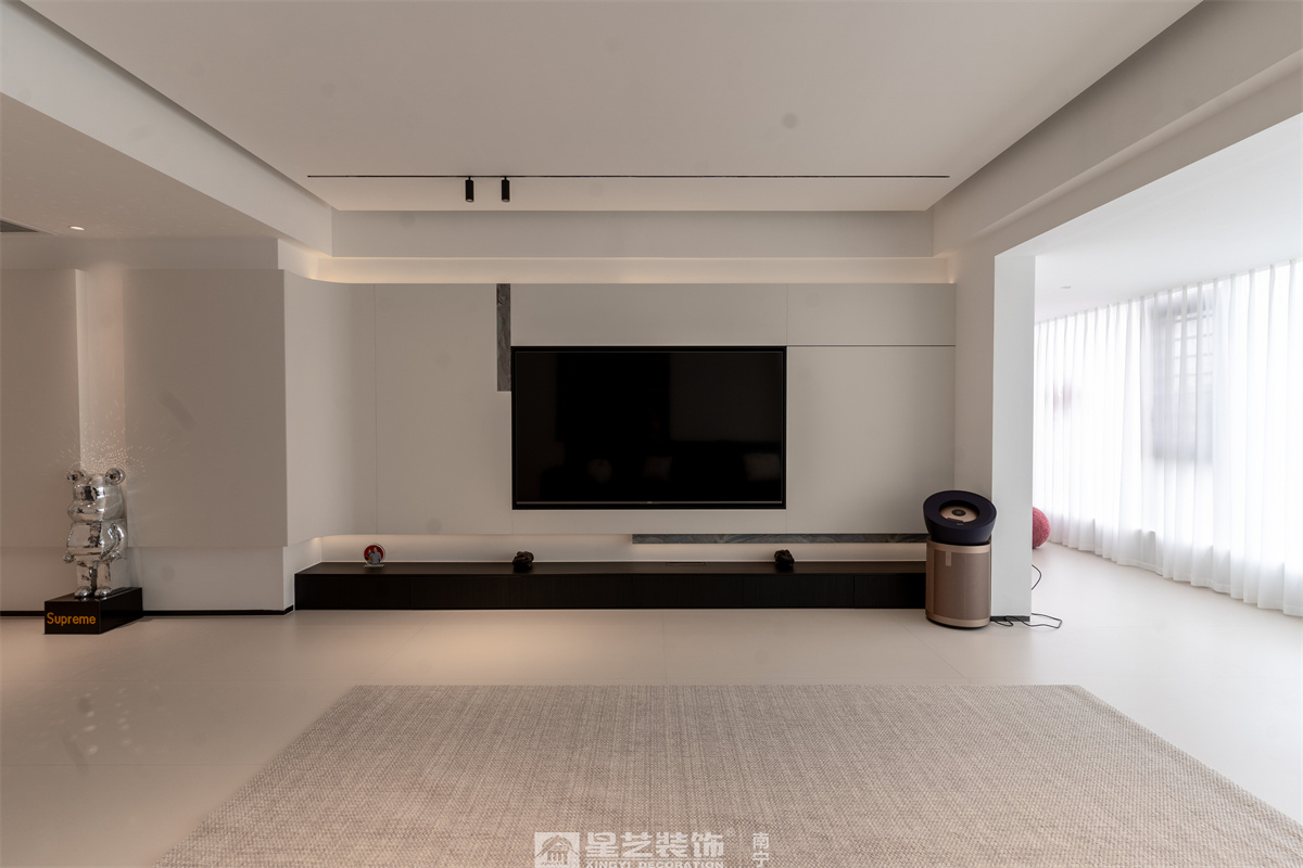 冠江墅169平現(xiàn)代極簡客廳完工裝修實景圖