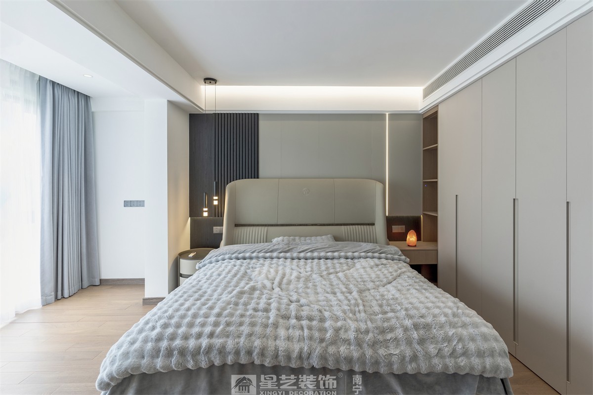 德澤苑220平現(xiàn)代簡(jiǎn)約臥室裝修完工實(shí)景圖