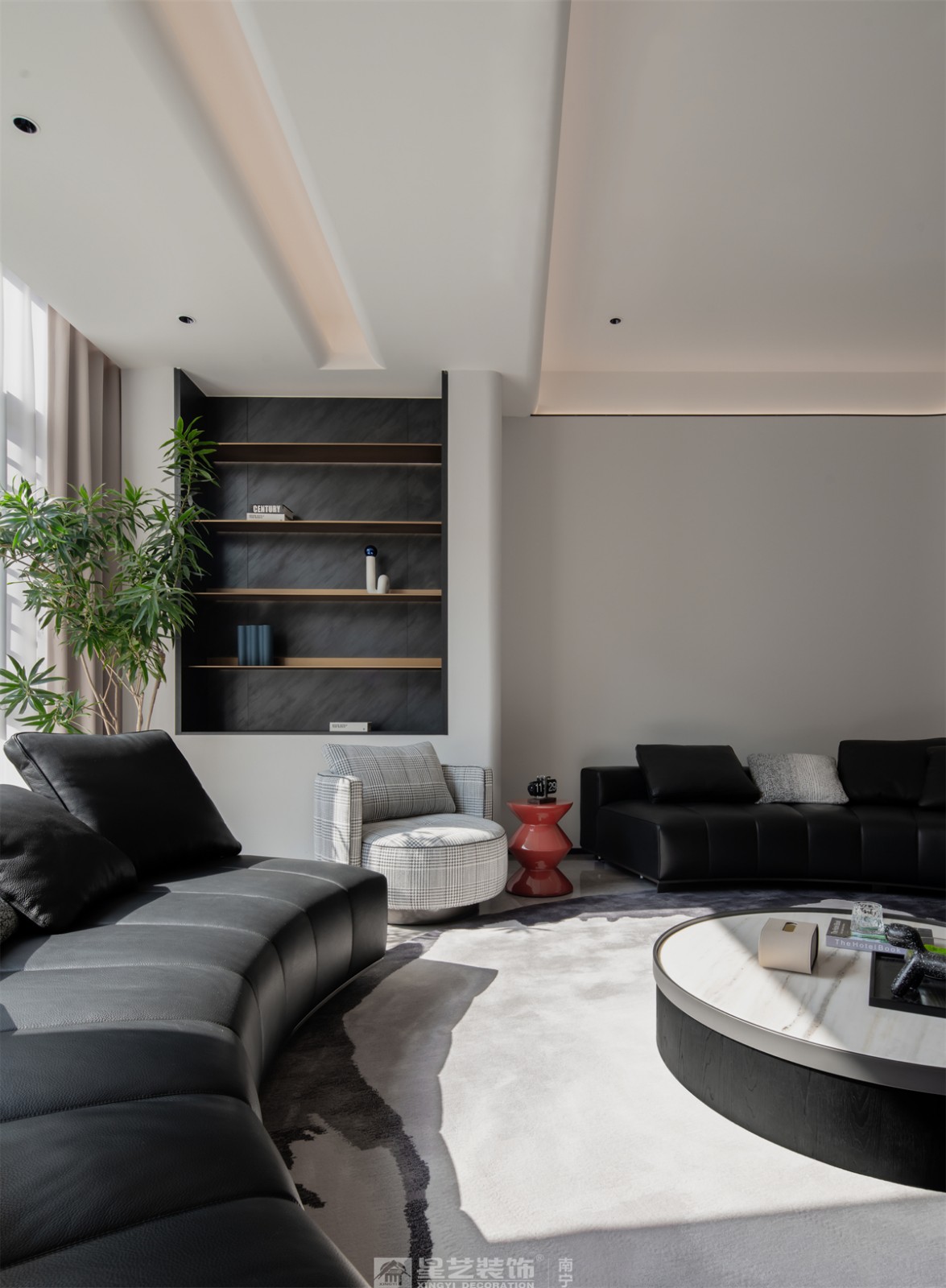 中海央墅500平現(xiàn)代極簡客廳裝修完工實(shí)景圖