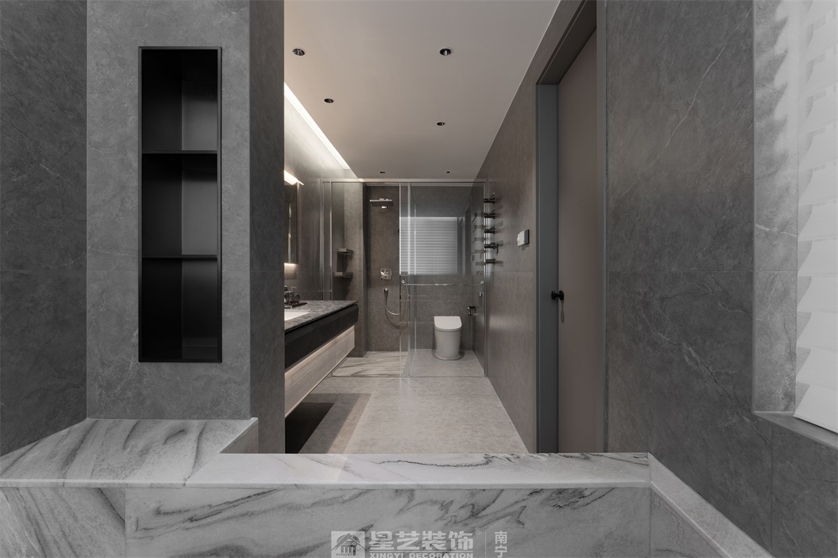 中海央墅500平現(xiàn)代極簡衛(wèi)生間裝修完工實(shí)景圖