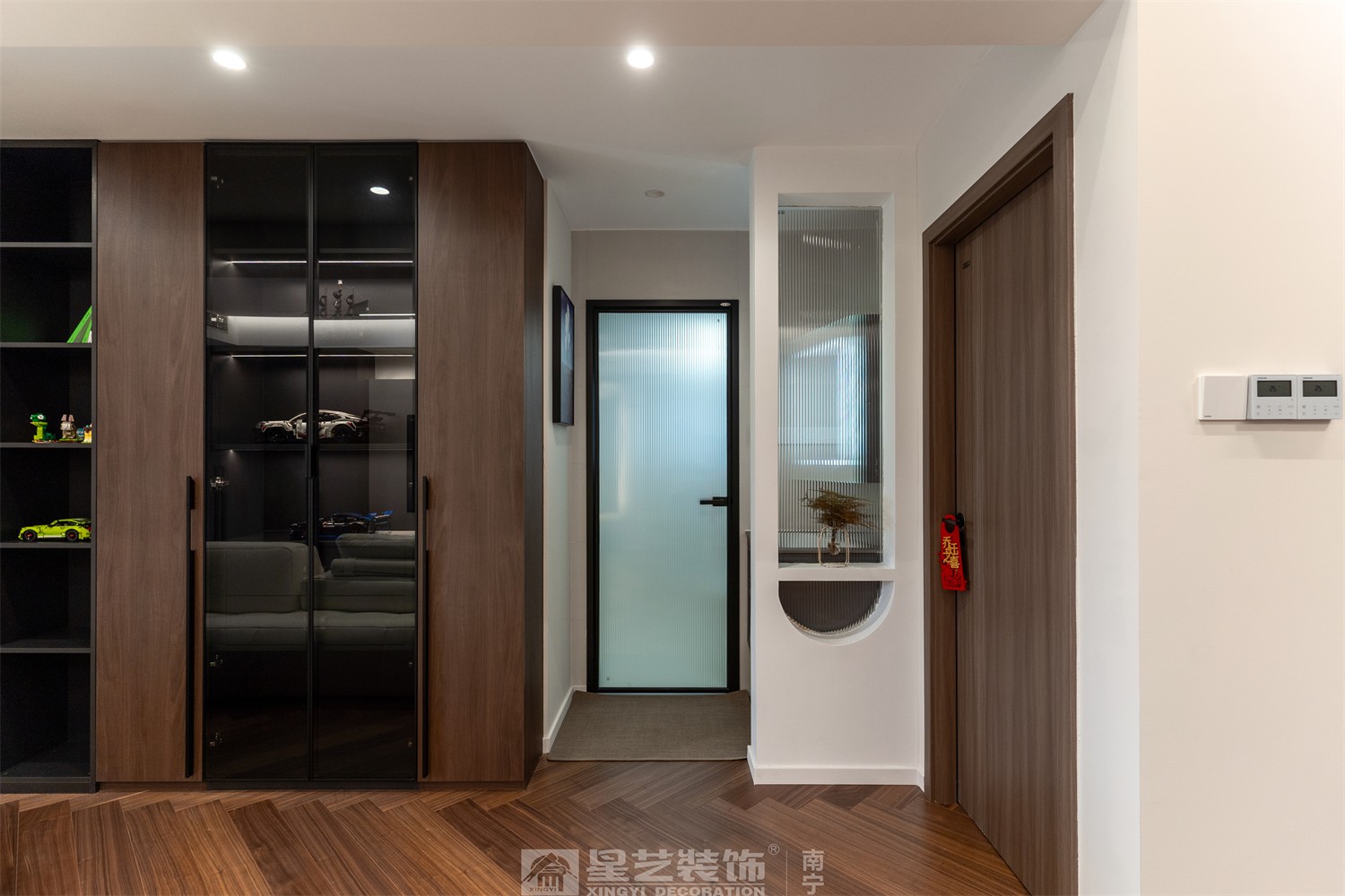 二中新民小區(qū)意式輕奢入戶(hù)裝修完工實(shí)景圖