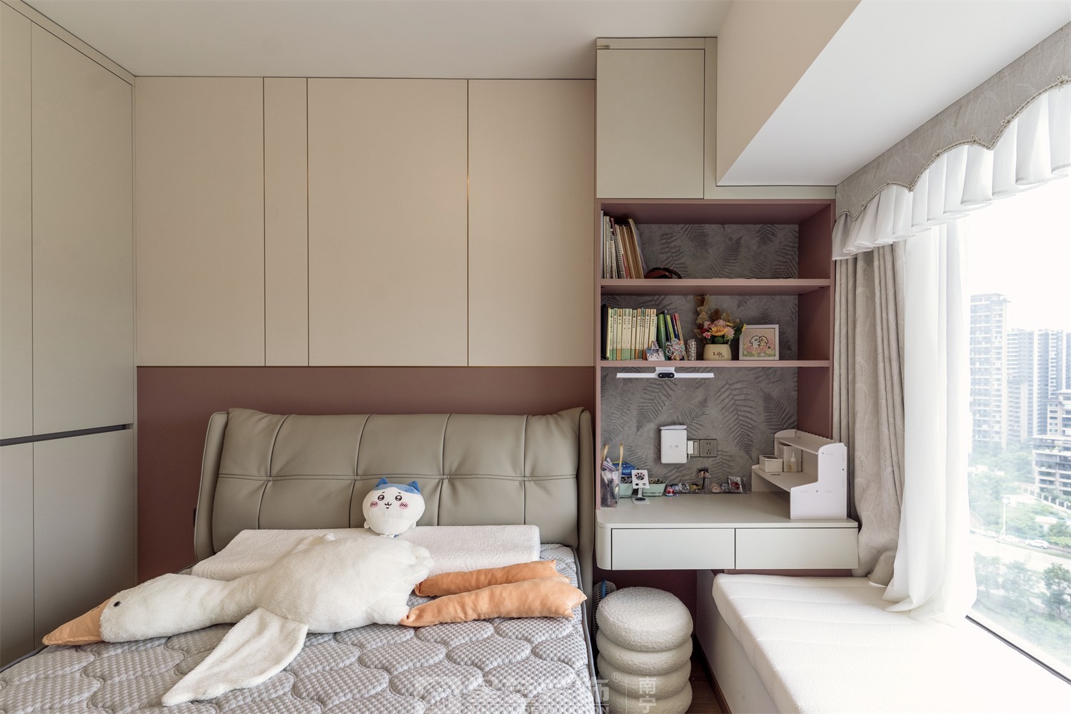 龍光天瀛140平意式輕奢臥室裝修完工實景圖