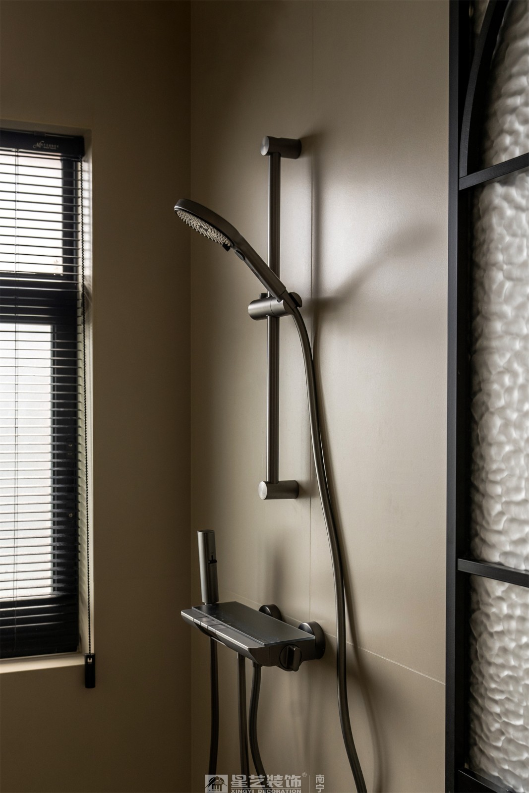 湖畔書院150平法式中古風(fēng)衛(wèi)生間裝修完工實景圖