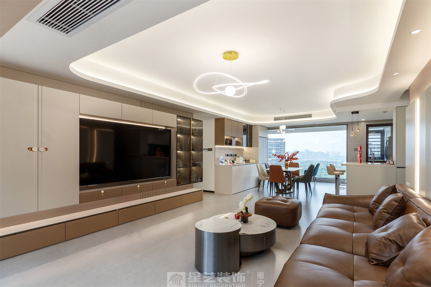 龍光天瀛140平意式輕奢客廳裝修完工實景圖