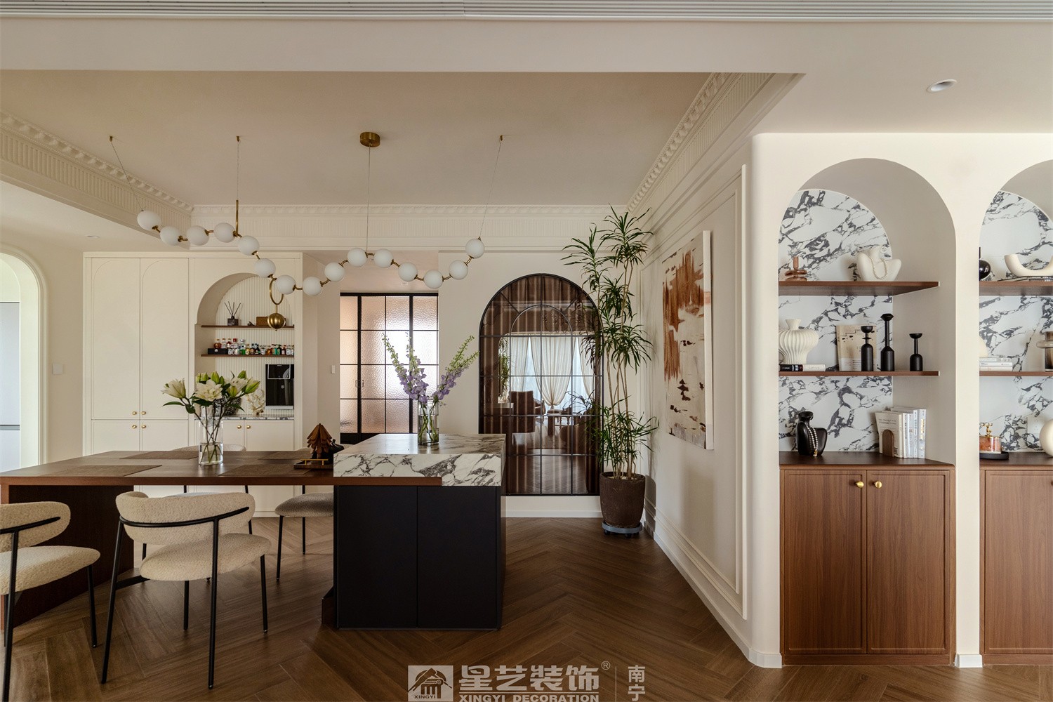 湖畔書院150平法式中古風(fēng)餐廳裝修完工實景圖