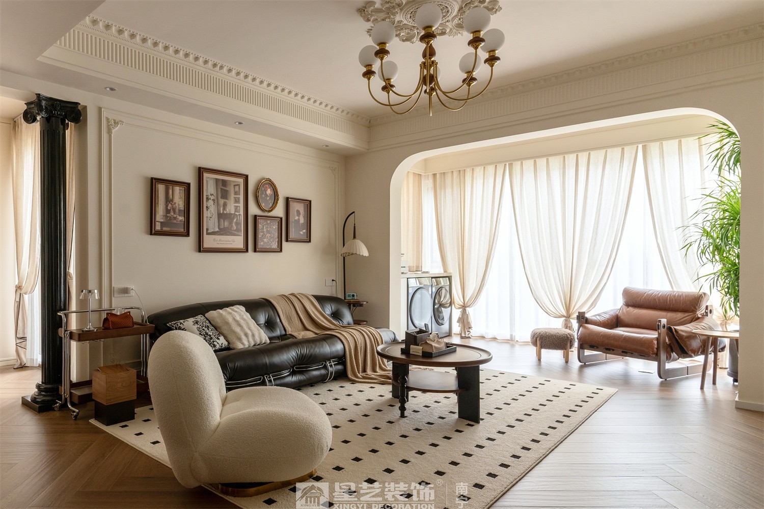 湖畔書院150平法式中古風(fēng)客廳裝修完工實景圖