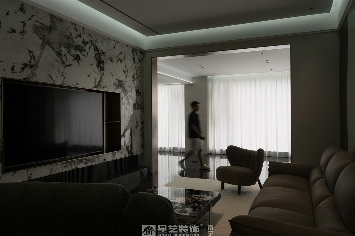 保利君悅灣200平輕奢客廳裝修完工實景圖