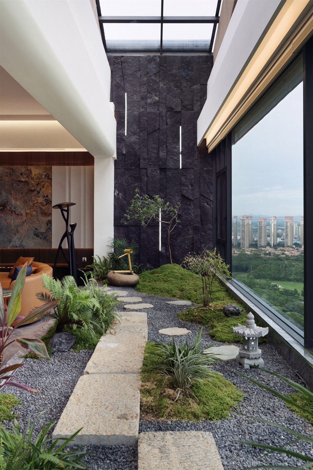 嘉和城依云灣800平現(xiàn)代輕奢陽臺裝修完工實(shí)景圖