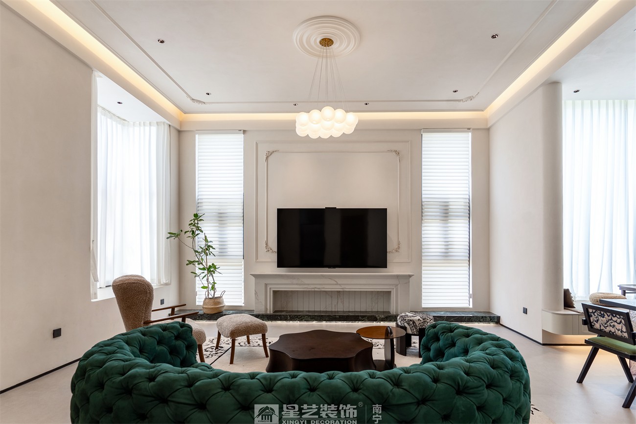 盛世江山300平中古風(fēng)客廳裝修完工實(shí)景圖