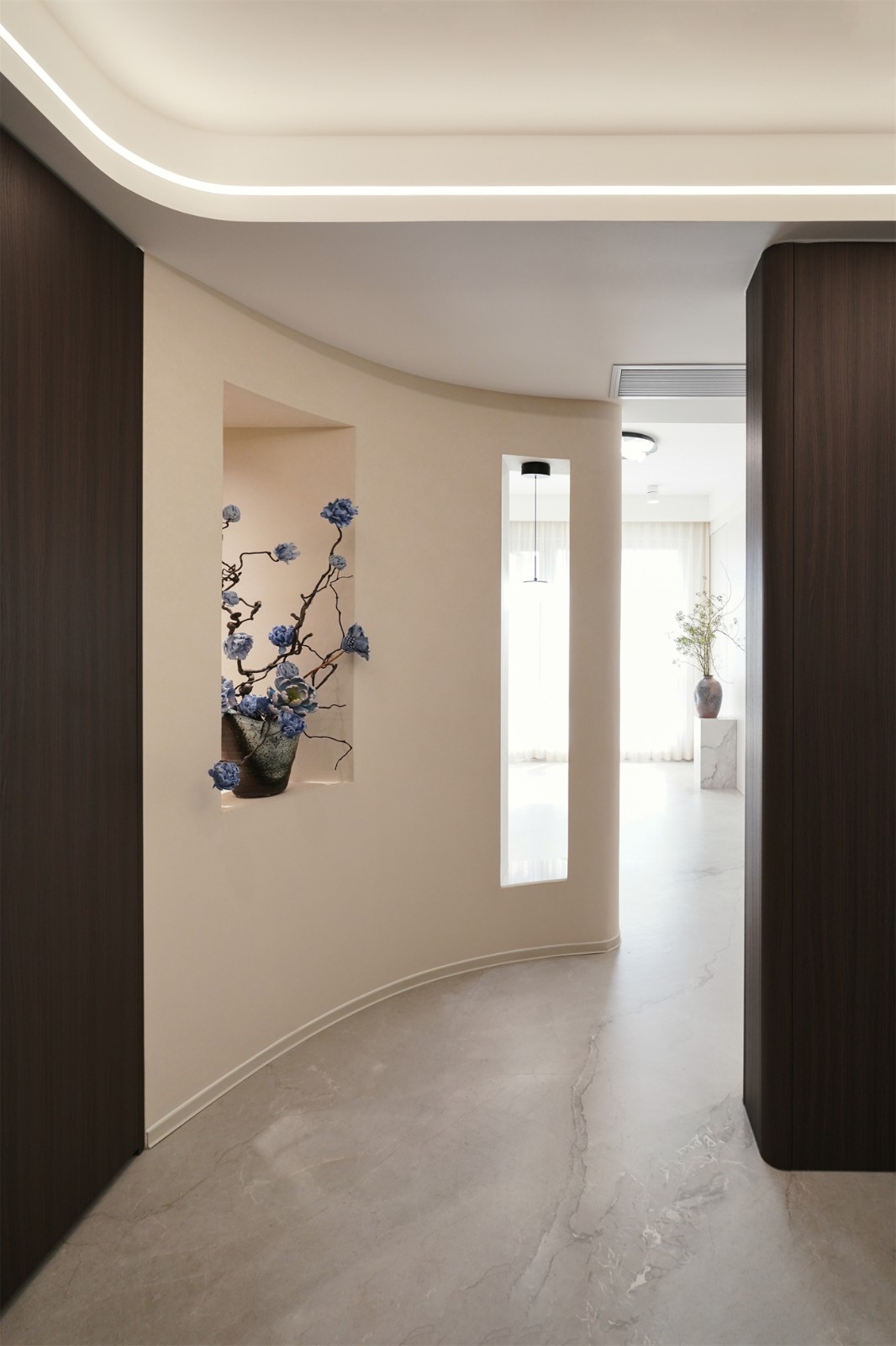 中海湖上景明意式輕奢137平入戶裝修實(shí)景圖