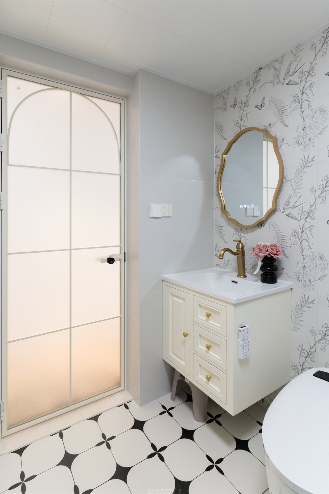 東方尊府118平中古風(fēng)衛(wèi)生間裝修完工實(shí)景圖