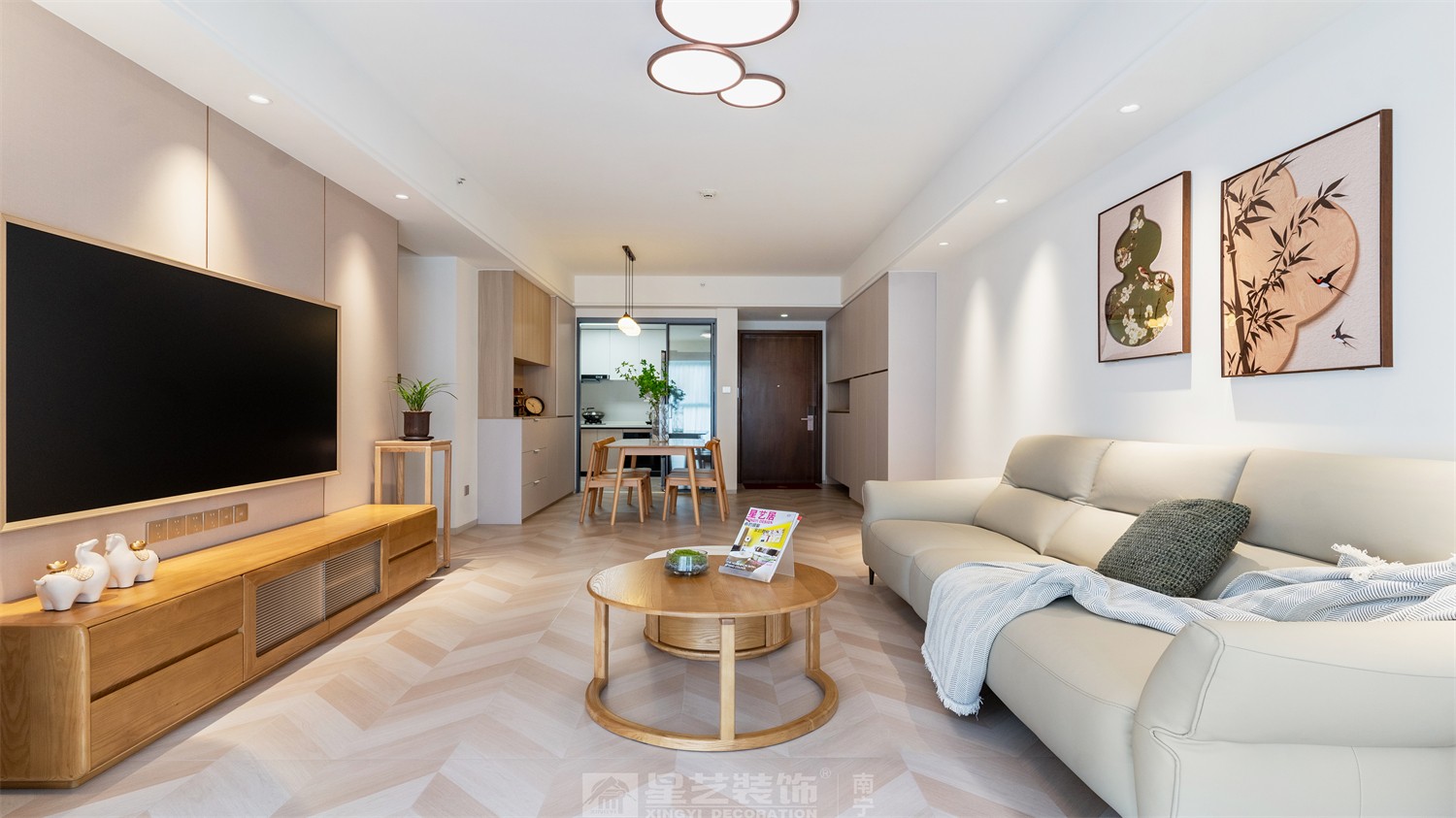 華潤西園悅府86平原木風(fēng)客廳裝修完工實景圖