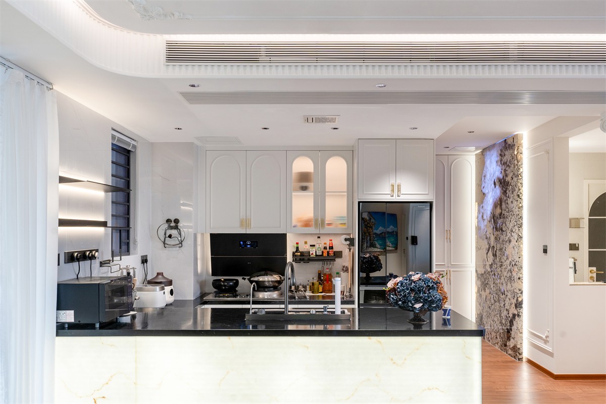 建發(fā)縵云143平法式風(fēng)格廚房裝修實(shí)景圖