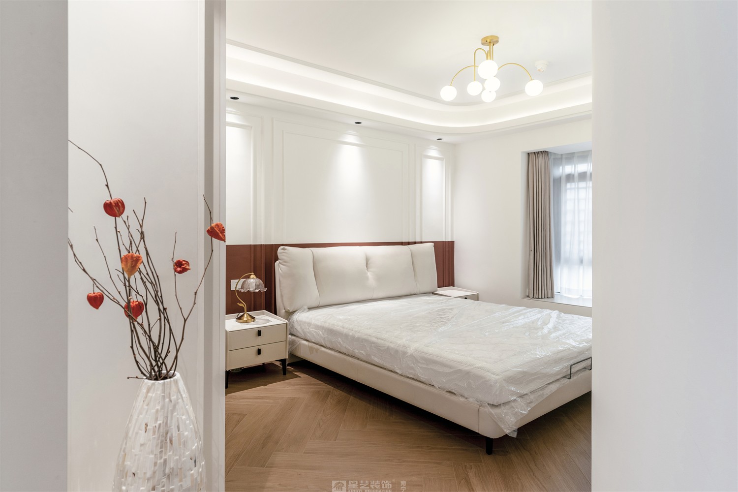 華潤中山府113平法式中古臥室裝修完工實(shí)景圖