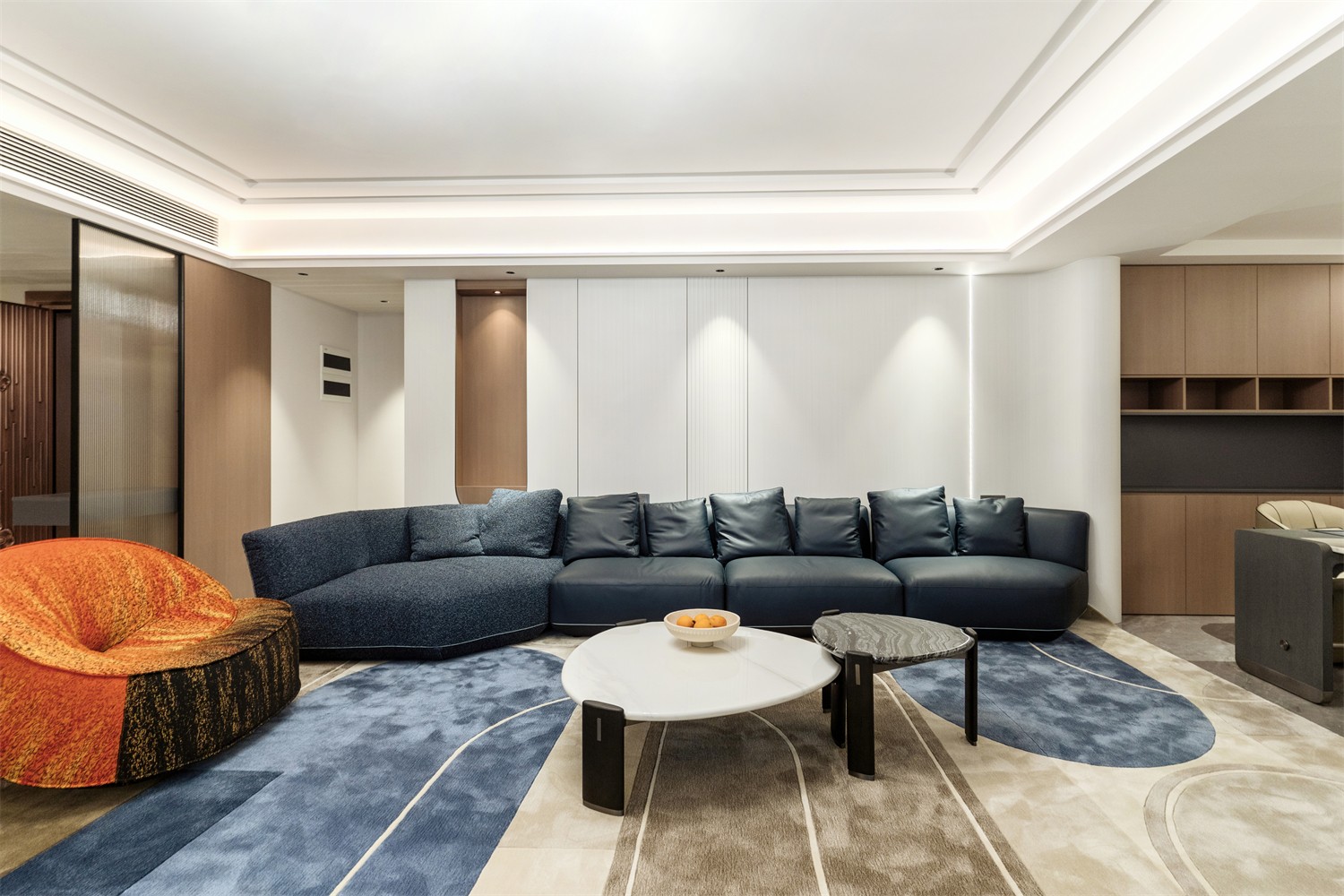 龍光玖瓏湖271平現(xiàn)代風格客廳裝修實景圖