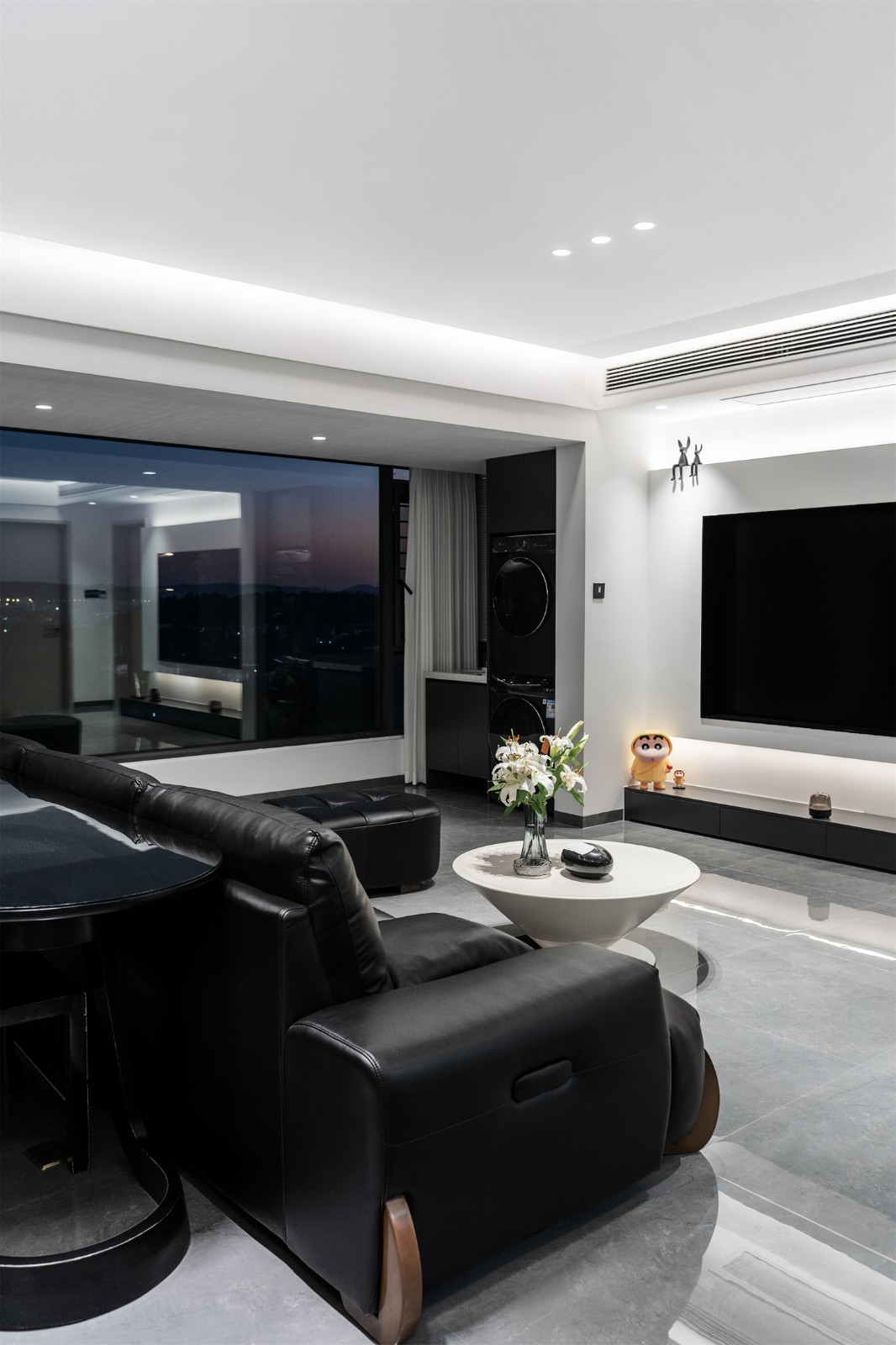 錦云湖光118平現(xiàn)代簡約客廳裝修實景圖