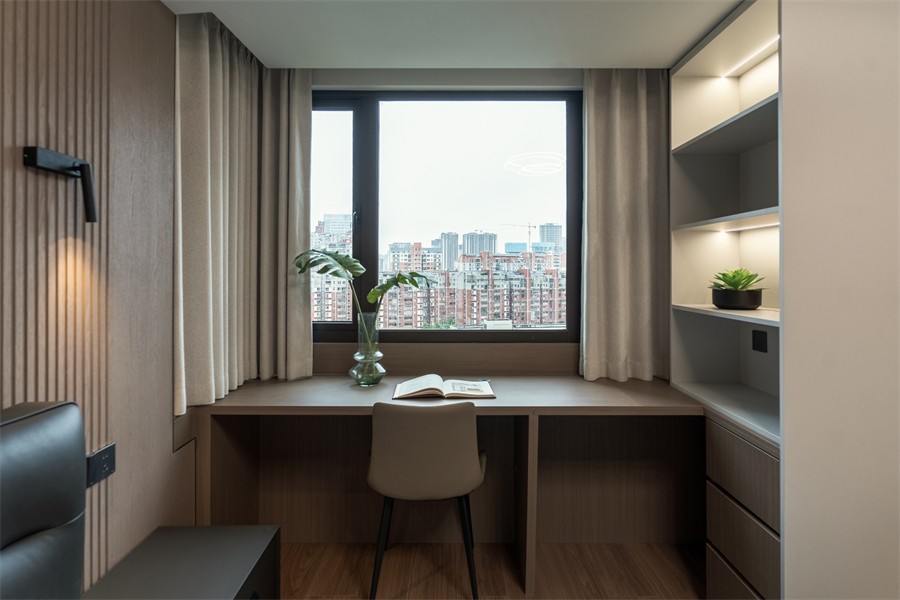 東方尊府117平現(xiàn)代風(fēng)格書房裝修完工實景圖