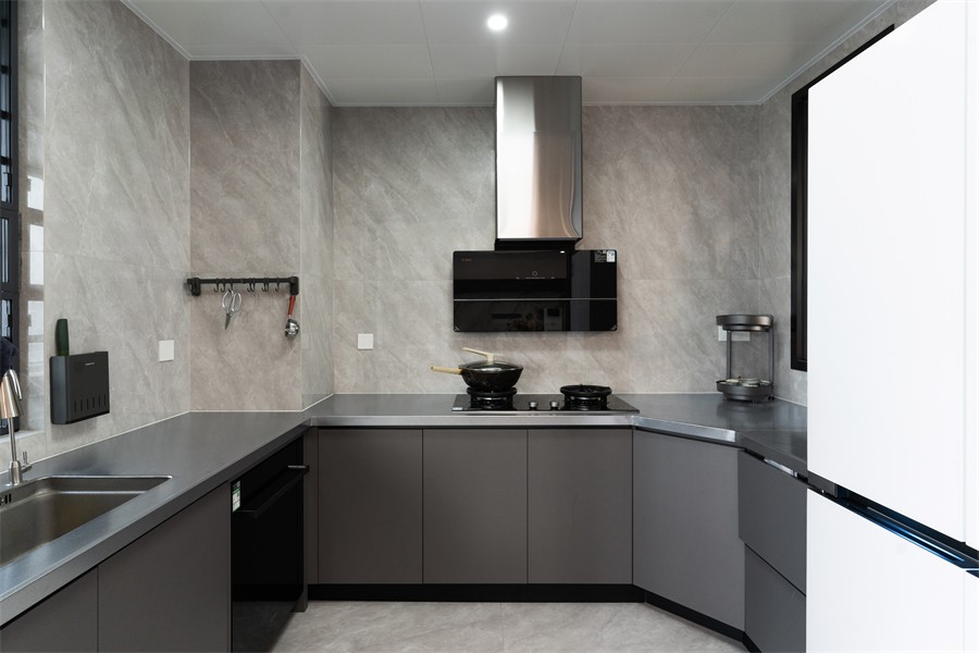 建發(fā)養(yǎng)云184平現(xiàn)代風(fēng)格廚房裝修完工實景圖